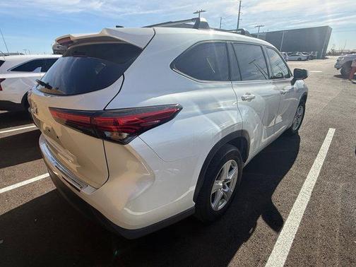 2022 Toyota Highlander L