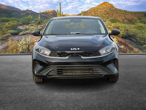 Aurora Black 2024 Kia Forte LXS