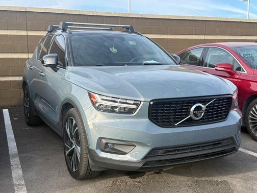 2020 Volvo XC40 T5 R-Design