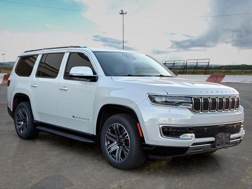 Luxury White Pearlcoat 2022 Jeep Wagoneer Series III