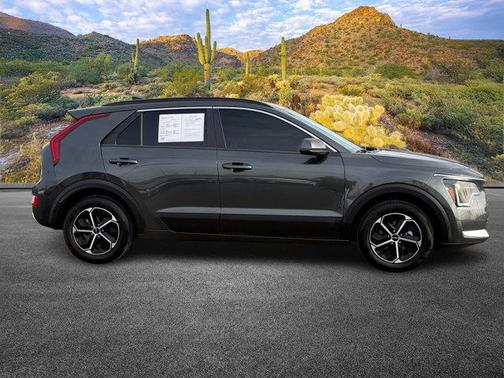 2024 Kia Niro LX