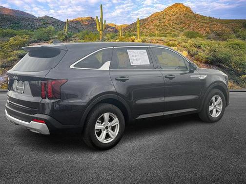 2025 Kia Sorento LX