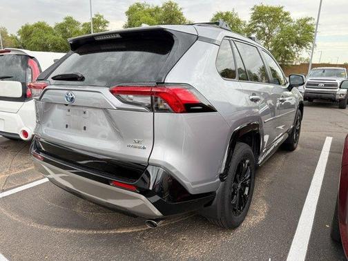 2022 Toyota RAV4 Hybrid SE