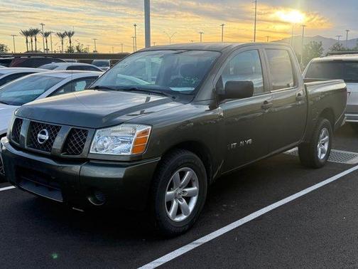 2005 Nissan Titan XE Crew Cab