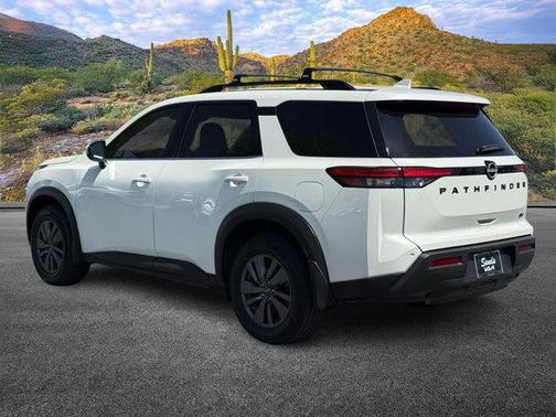 2022 Nissan Pathfinder SV