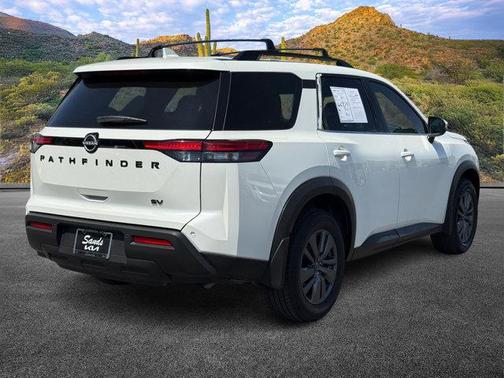 2022 Nissan Pathfinder SV