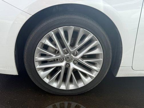 2015 Lexus ES 350 Base (A6)