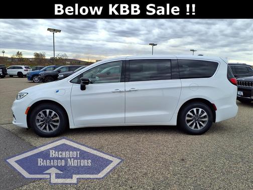 2024 Chrysler Pacifica Hybrid Select