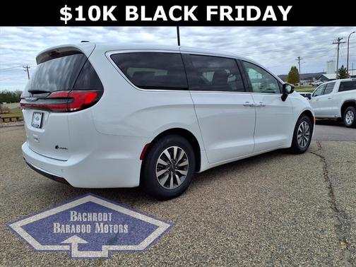 2024 Chrysler Pacifica Hybrid Select