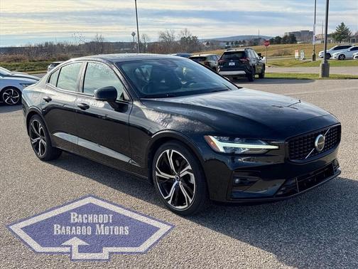 2024 Volvo S60 B5 Plus Dark Theme