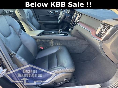 2024 Volvo S60 B5 Plus Dark Theme