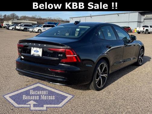 2024 Volvo S60 B5 Plus Dark Theme