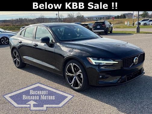 2024 Volvo S60 B5 Plus Dark Theme
