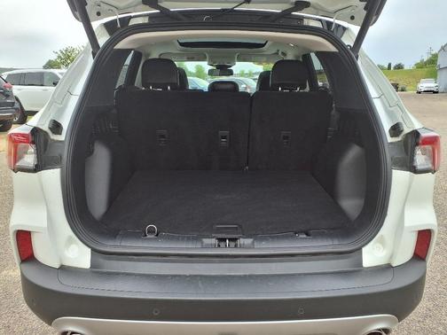 2022 Ford Escape Titanium Hybrid