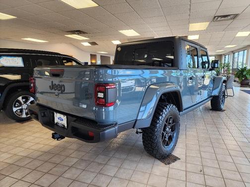 2025 Jeep Gladiator Sport