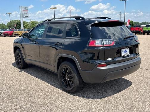 2023 Jeep Cherokee Altitude Lux