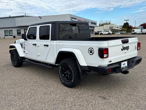 2022 Jeep Gladiator Sport