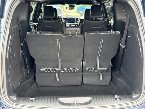 2025 Chrysler Pacifica Hybrid Select