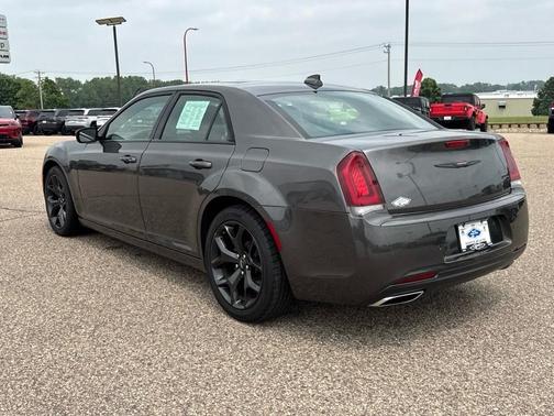 2022 Chrysler 300 S