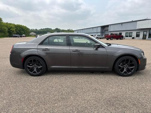 2022 Chrysler 300 S