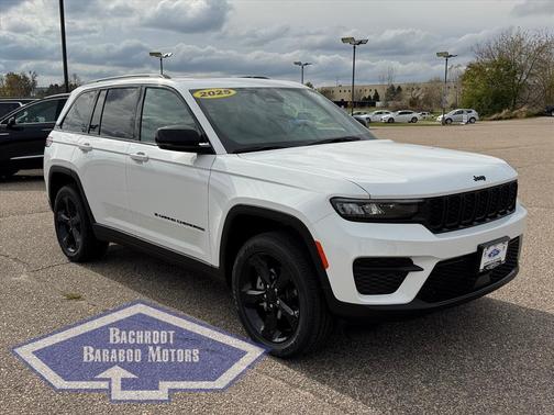 2025 Jeep Grand Cherokee Laredo