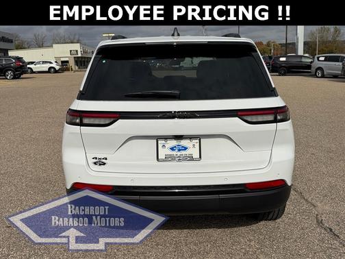 2025 Jeep Grand Cherokee Laredo