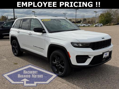 2025 Jeep Grand Cherokee Laredo