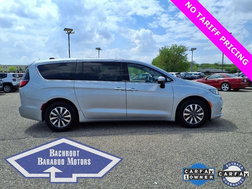 2023 Chrysler Pacifica Hybrid Touring L