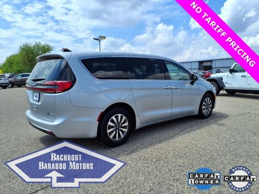 2023 Chrysler Pacifica Hybrid Touring L