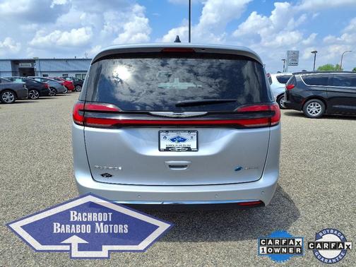 2023 Chrysler Pacifica Hybrid Touring L