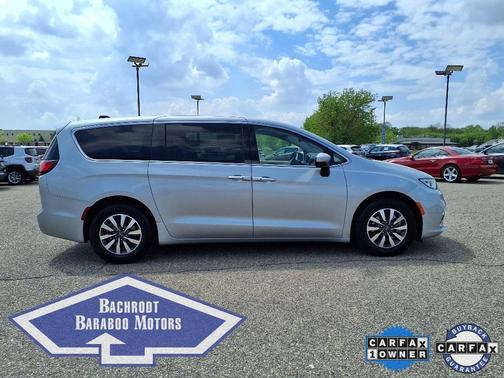 2023 Chrysler Pacifica Hybrid Touring L