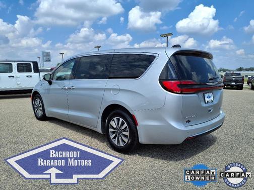 2023 Chrysler Pacifica Hybrid Touring L