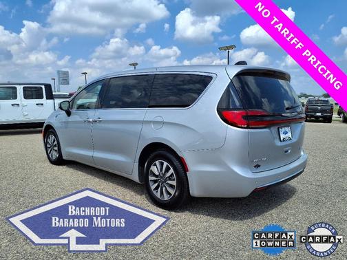 2023 Chrysler Pacifica Hybrid Touring L