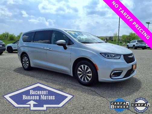 2023 Chrysler Pacifica Hybrid Touring L