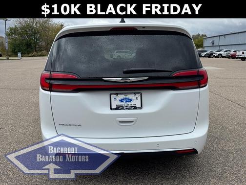 2024 Chrysler Pacifica Touring