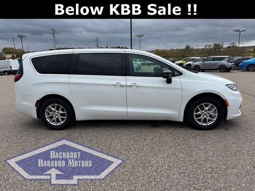 2024 Chrysler Pacifica Touring