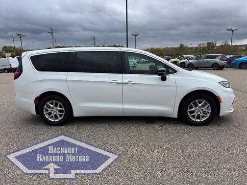 2024 Chrysler Pacifica Touring