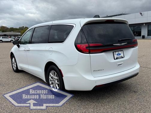 2024 Chrysler Pacifica Touring