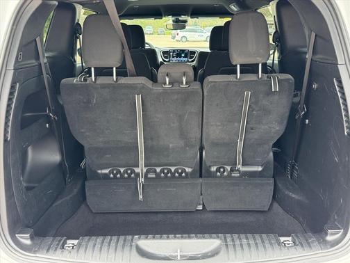 2024 Chrysler Pacifica Touring