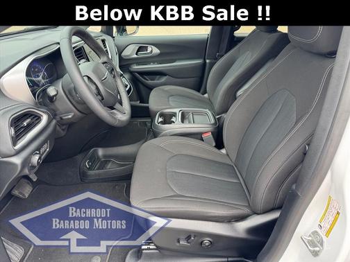 2024 Chrysler Pacifica Touring