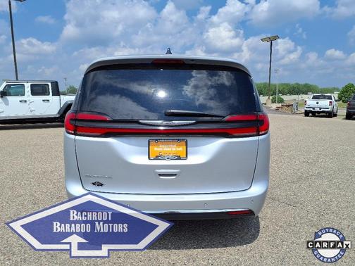 2023 Chrysler Pacifica Touring-L