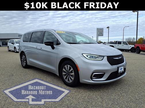 2024 Chrysler Pacifica Hybrid Select
