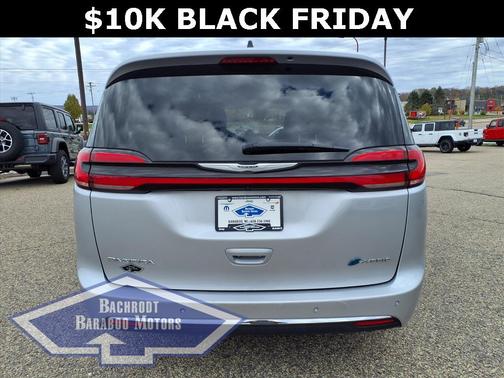 2024 Chrysler Pacifica Hybrid Select