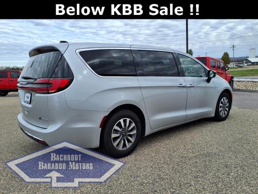 2024 Chrysler Pacifica Hybrid Select