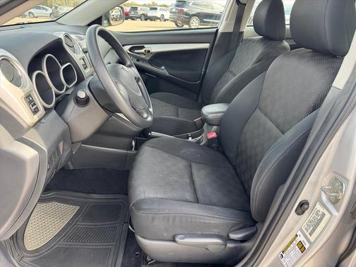 2010 Pontiac Vibe Base