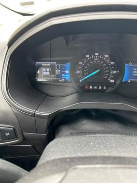 2022 Ford Edge SE