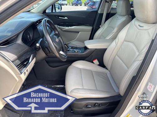 2022 Cadillac XT4 Premium Luxury