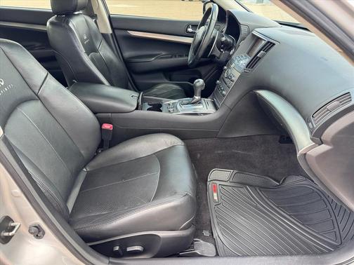 2012 INFINITI G37x Base