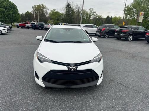 White 2018 Toyota Corolla LE