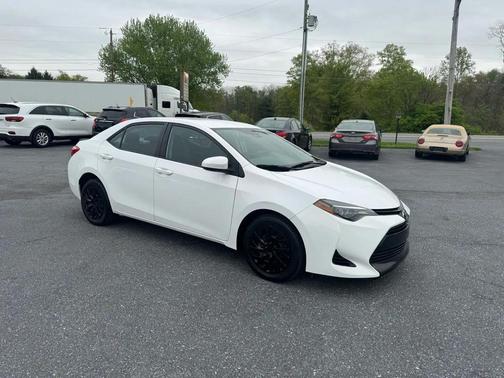 White 2018 Toyota Corolla LE
